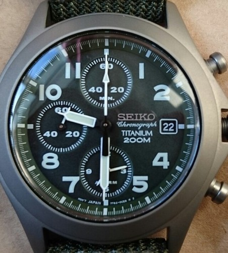 seiko chronograph titanium 200m
